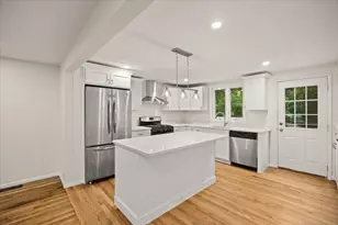 1088 Middleboro Ave, Taunton, MA 02718 - Photo 12