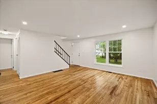1088 Middleboro Ave, Taunton, MA 02718 - Photo 8