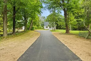 1088 Middleboro Ave, Taunton, MA 02718 - Photo 2