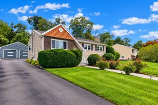 17 Acorn Dr, Randolph, MA 02368 - Photo 1