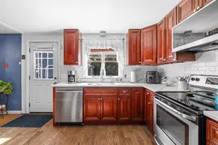 17 Acorn Dr, Randolph, MA 02368 - Photo 4