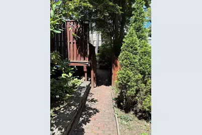 15 Arlington St #1R, Cambridge, MA 02140 - Photo 12