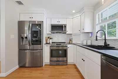 10 Howe Circle, Randolph, MA 02368 - Photo 6