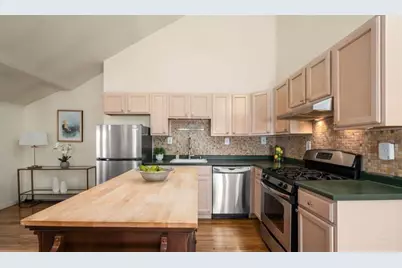 9 High Street Place #3, Brookline, MA 02445 - Photo 6
