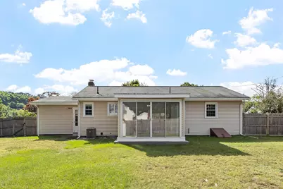 6 Fuller Dr, Marlborough, MA 01752 - Photo 2
