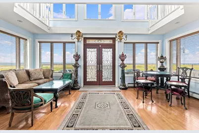 94 Winthrop Shore Dr, Winthrop, MA 02152 - Photo 2