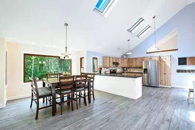 27 Brittany Ln, Dartmouth, MA 02747 - Photo 10