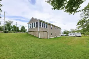 605 Wood St, Swansea, MA 02777 - Photo 38