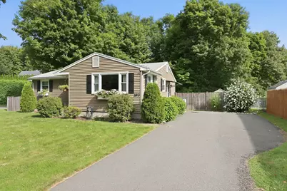 393 Cherry St, Holyoke, MA 01040 - Photo 2