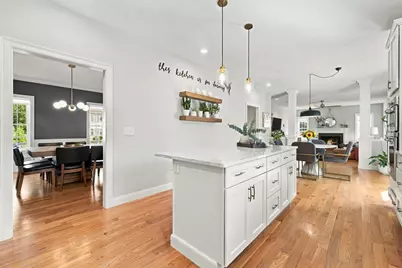2 Edward Dr, Littleton, MA 01460 - Photo 4