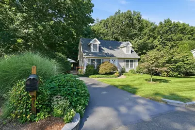 11 Stephanie Cir, Springfield, MA 01129 - Photo 1