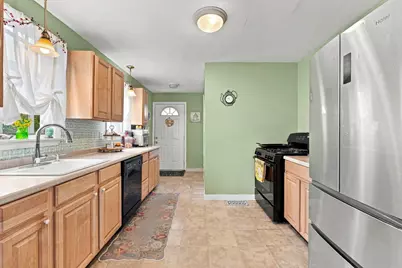 10 Albion St, Medford, MA 02155 - Photo 6