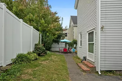 10 Albion St, Medford, MA 02155 - Photo 16