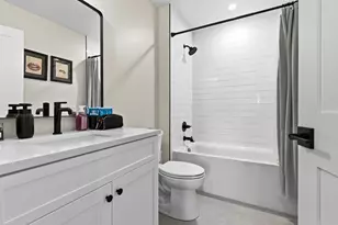 19 Ashland St, Boston, MA 02122 - Photo 24