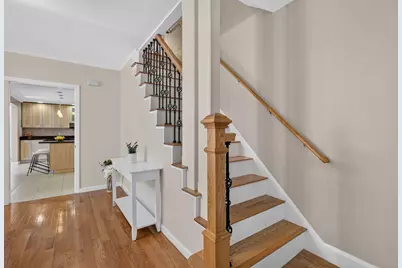 22 Cleveland St #22, North Andover, MA 01845 - Photo 6