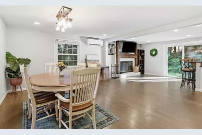 218 Heatherstone Rd, Amherst, MA 01002 - Photo 6