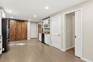 218 Heatherstone Rd, Amherst, MA 01002 - Photo 16