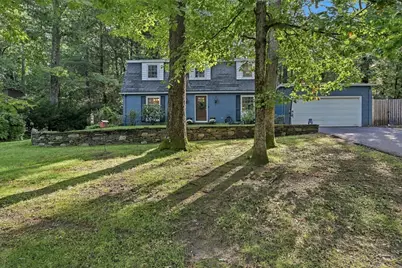 218 Heatherstone Rd, Amherst, MA 01002 - Photo 2