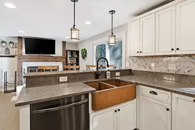 218 Heatherstone Rd, Amherst, MA 01002 - Photo 12