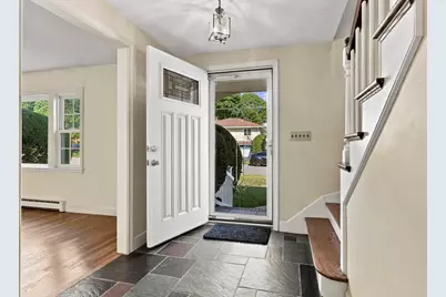 25 Lawndale Road, Stoneham, MA 02180 - Photo 2