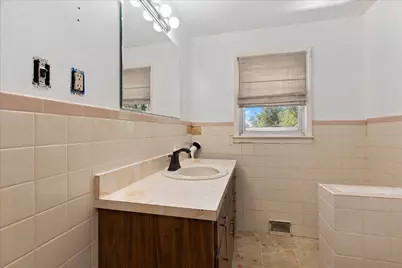 57 Elm St, Salisbury, MA 01915 - Photo 18