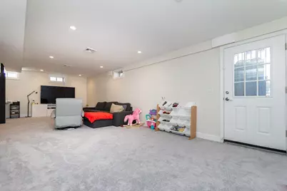 51 Phillips #51, Watertown, MA 02472 - Photo 24