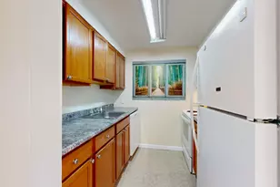 180 Main St, Bridgewater, MA 02324 - Photo 6