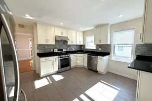 11 Melbourne Ave, Newton, MA 02460 - Photo 4