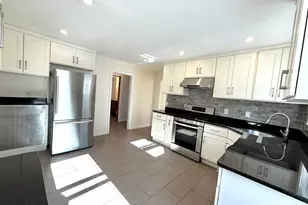 11 Melbourne Ave, Newton, MA 02460 - Photo 2