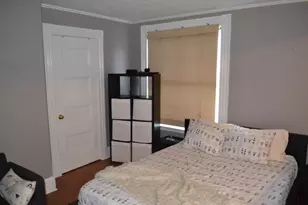 34 Chestnut St, Wakefield, MA 01880 - Photo 4