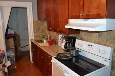 34 Chestnut St #3, Wakefield, MA 01880 - Photo 2