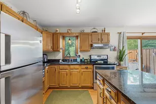 137 Doreen St, New Bedford, MA 02745 - Photo 10