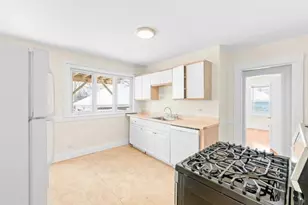 9-11 Lyman Terrace, Waltham, MA 02452 - Photo 4