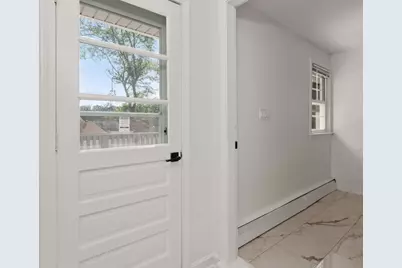 3 Hampton St, Worcester, MA 01604 - Photo 10