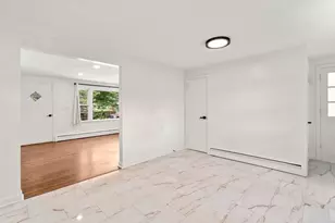 3 Hampton St, Worcester, MA 01604 - Photo 4