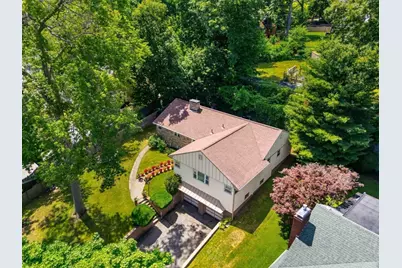 205 Gardner Rd, Brookline, MA 02445 - Photo 4