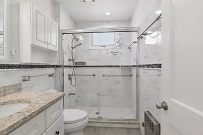 334 Sea St, Quincy, MA 02169 - Photo 16