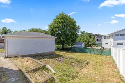 334 Sea St, Quincy, MA 02169 - Photo 28