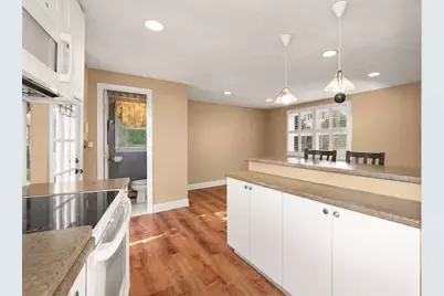 57 Hillcrest St, Waltham, MA 02451 - Photo 6