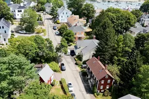 25 Bennett St, Manchester by the Sea, MA 01944 - Photo 24