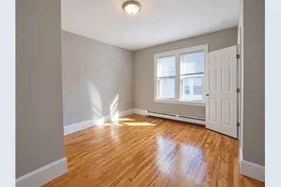320 Hamilton St, Worcester, MA 01604 - Photo 8