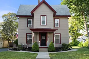 43 Pleasant St, Hudson, MA 01749 - Photo 1