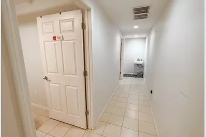 719 Washington St #1, Newton, MA 02458 - Photo 10