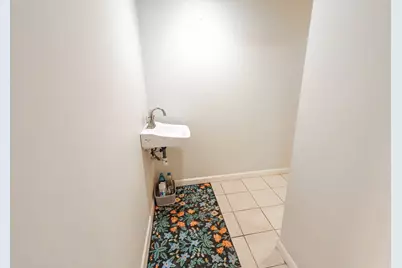 719 Washington St #1, Newton, MA 02458 - Photo 6