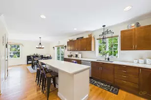 32 Welcome St, Fairhaven, MA 02719 - Photo 10
