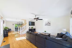 32 Welcome St, Fairhaven, MA 02719 - Photo 6