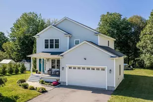 32 Welcome St, Fairhaven, MA 02719 - Photo 2