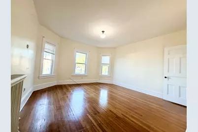 604 Westford St #2, Lowell, MA 01851 - Photo 4