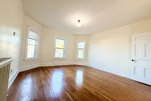 604 Westford St, Lowell, MA 01851 - Photo 4