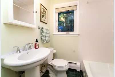 32 Vfw Pkwy, Boston, MA 02467 - Photo 12